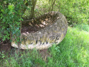 260510_8610i6_AufDemBerg_RtR_Gedenkstein.jpg